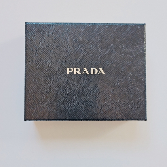 PRADA Black Bifold Credit Card Money Clip Wallet With Logo. - Picture 2 of 11